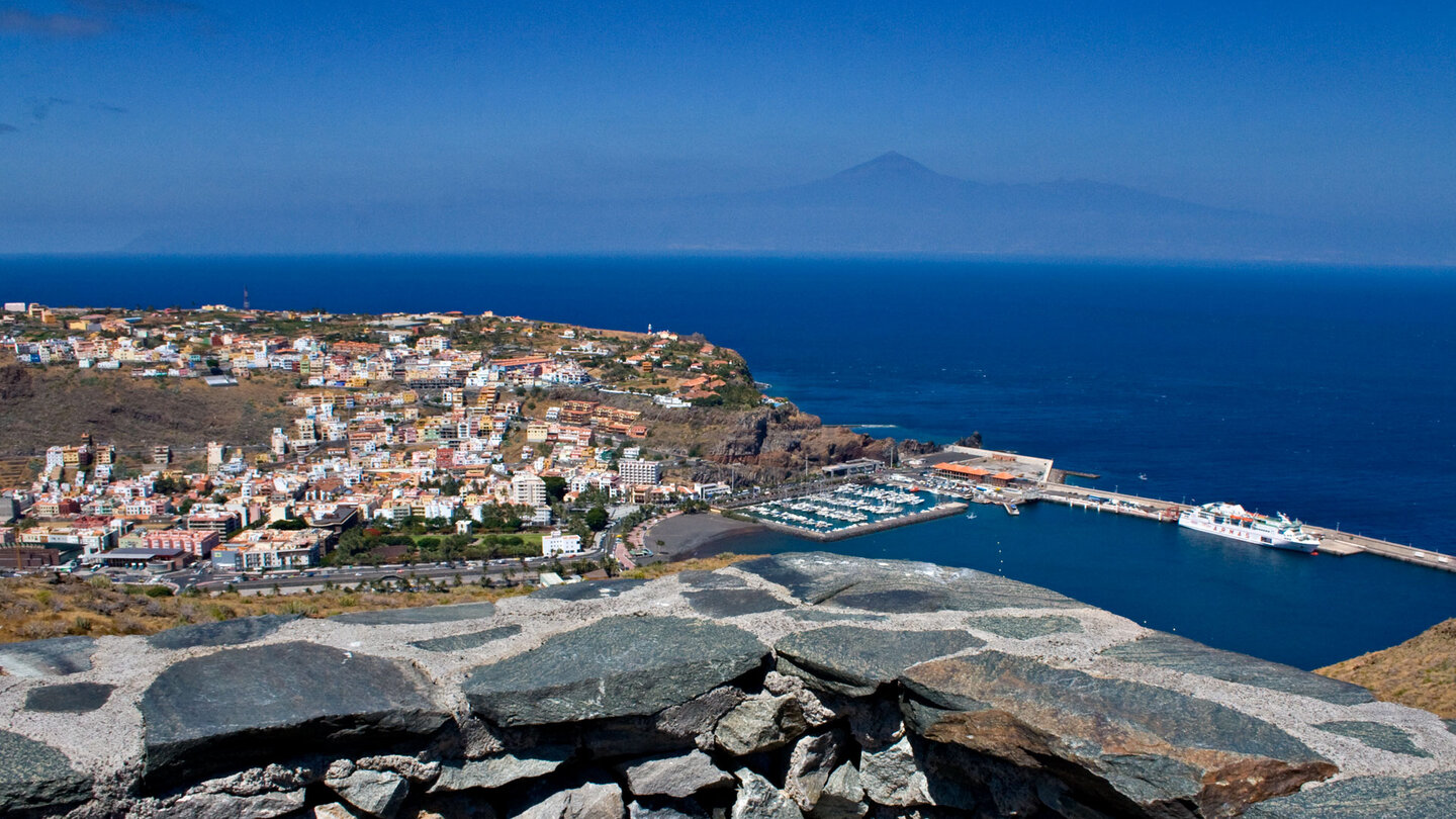 Blick zum Hafen von San Sebastián de La Gomera | © Sunhikes