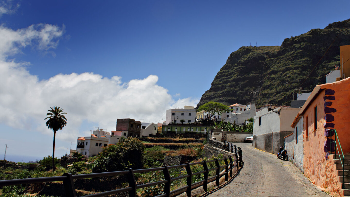 bunte Häuserfassaden in Agulo auf La Gomera | © Sunhikes