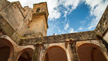 Kreuzgang der Kirche Iglesia de Santa María la Coronada | © Sunhikes