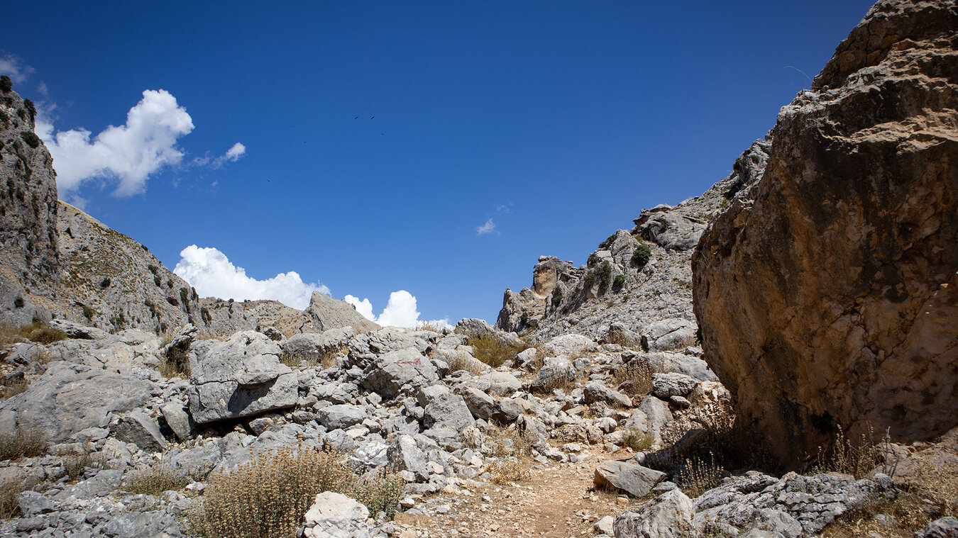 Wanderweg durch die Sierra de Castril | © Sunhikes