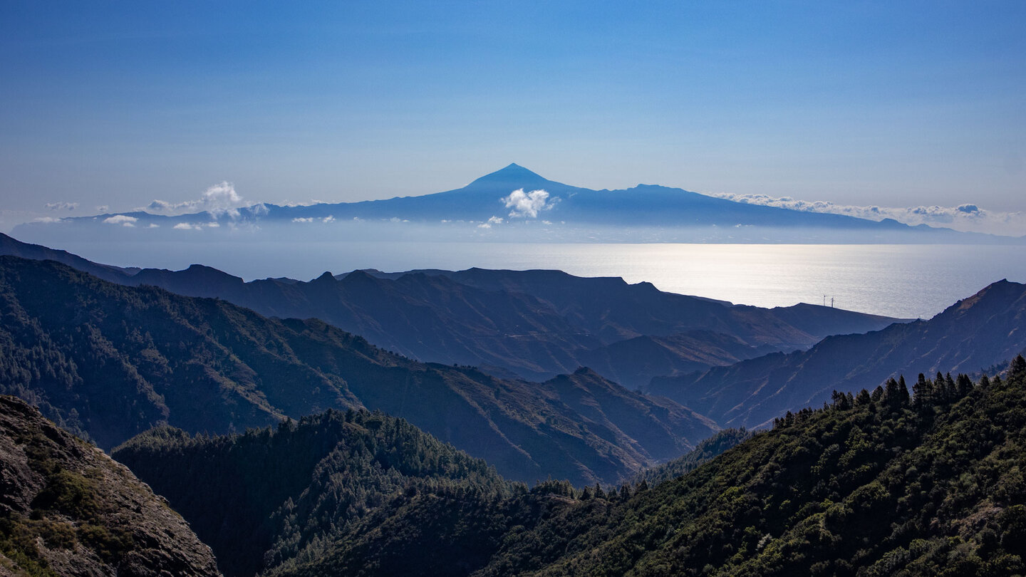 Spektakuläre Ausblicke auf Teneriffa von La Gomera aus | © Sunhikes