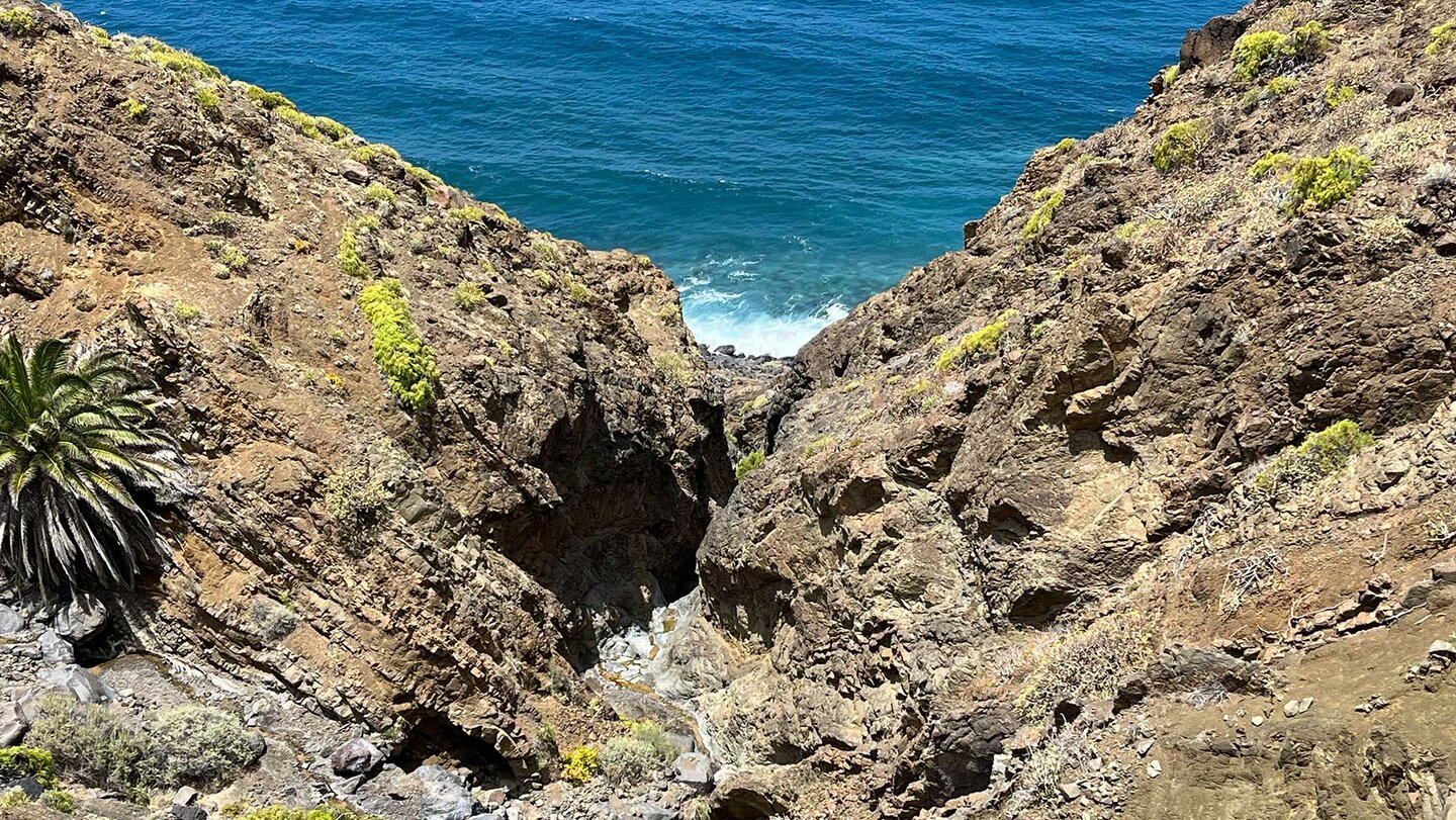 Wanderung durch spektakuläre Schluchten bei Guillama | © Sunhikes