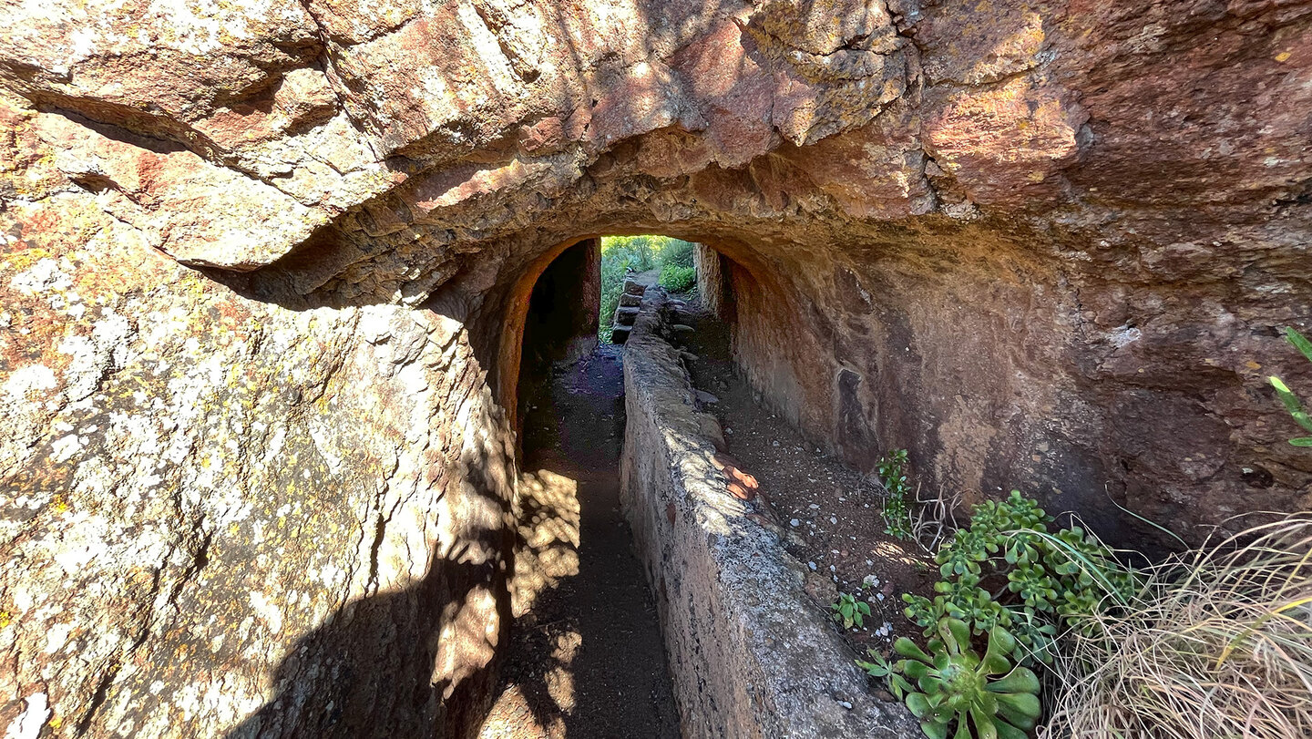 Wanderrouten entlang historischer Wasserkanäle | © Sunhikes