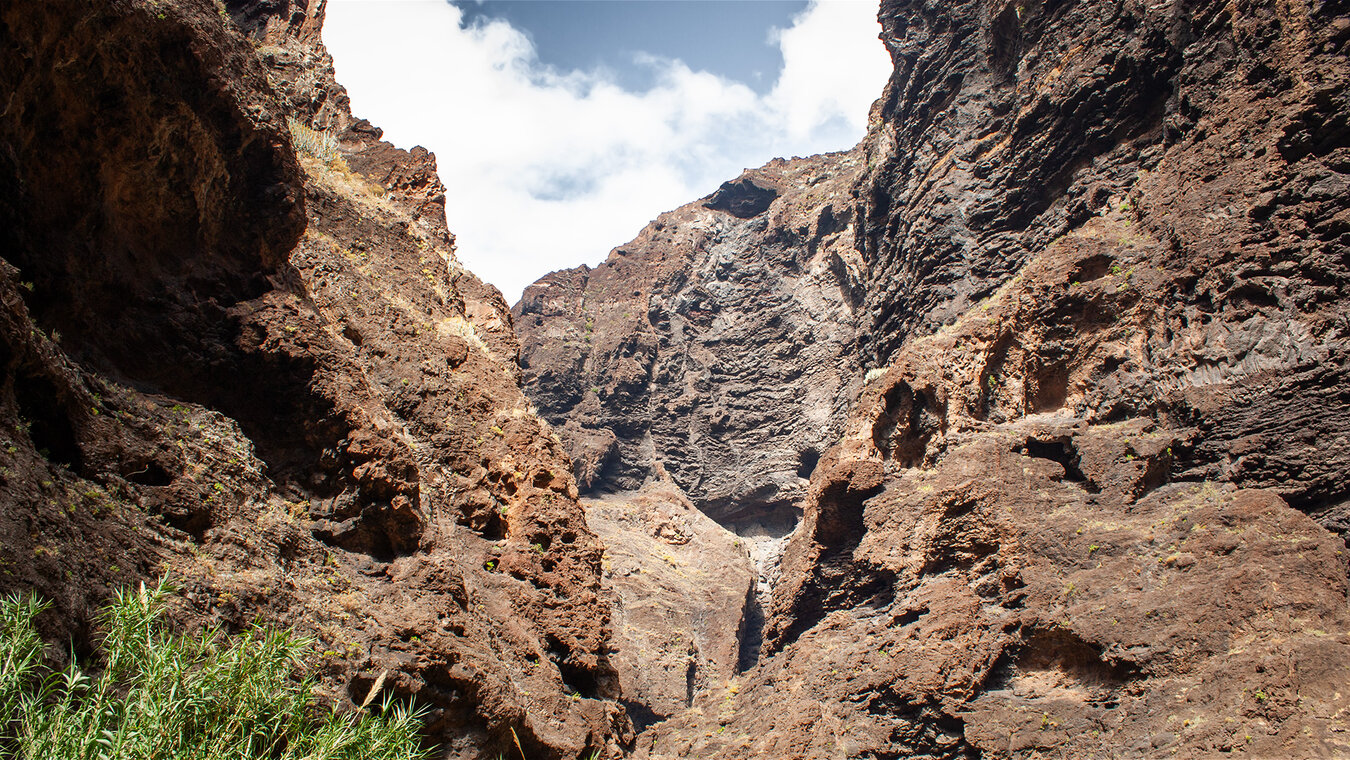 Felswände in der Masca-Schlucht | © Sunhikes