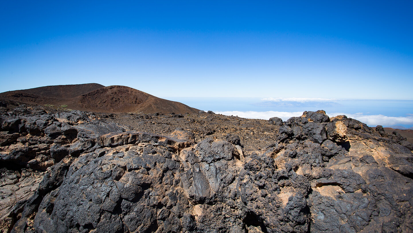 Wanderungen durch Lavalandschaften im Teide-Nationalpark | © Sunhikes