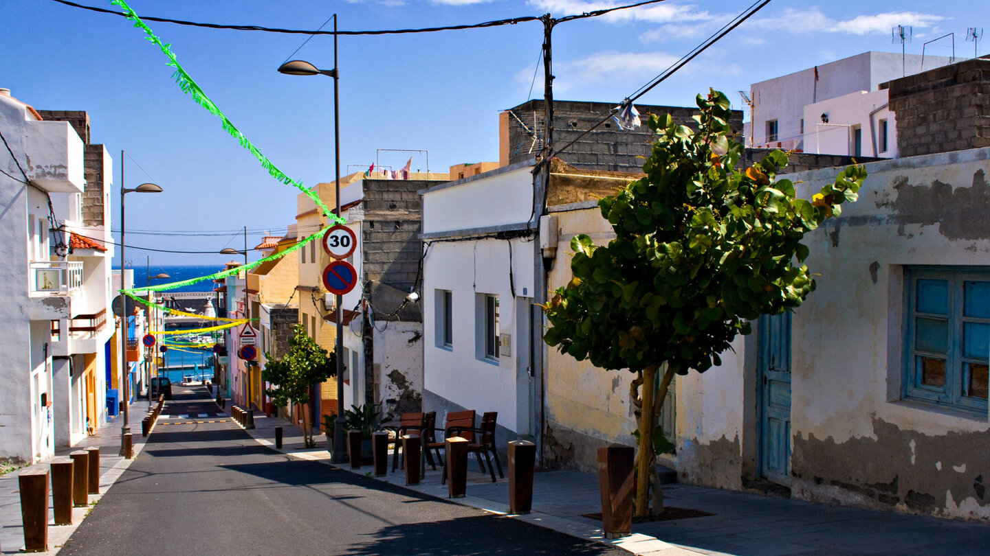 Blick in eine typische Gasse in La Restinga | © Sunhikes