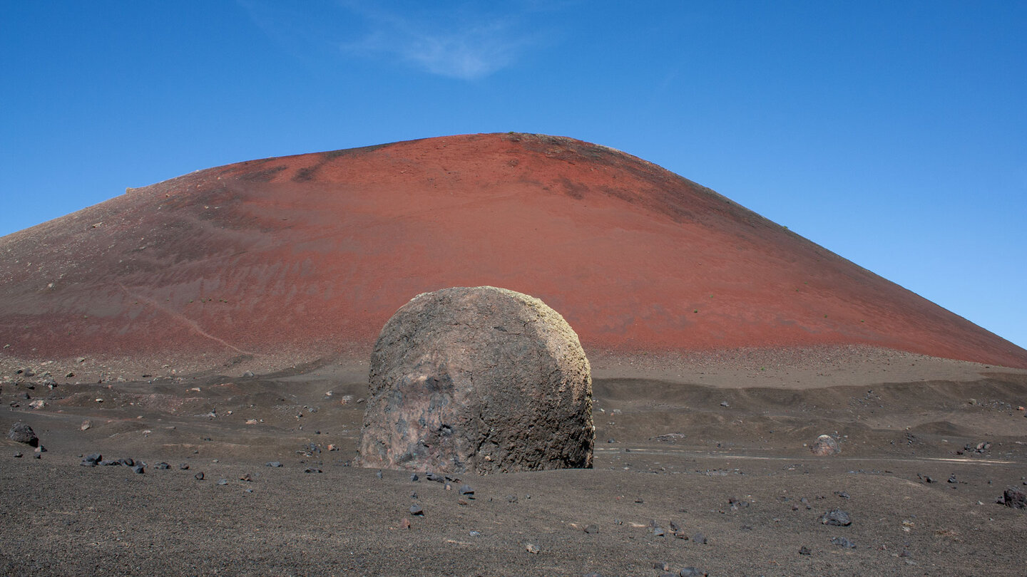 Montaña Colorada im Parque Natural de los Volcanes auf Lanzarote | © Sunhikes