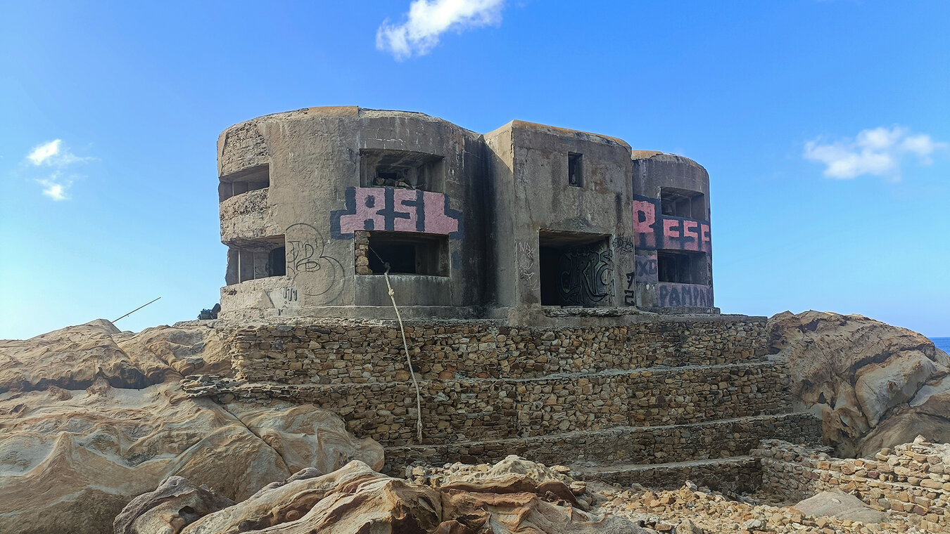 Playa del Búnker – natürliche Schwimmbecken in der Bucht Cala de los Alemanes | © Sunhikes