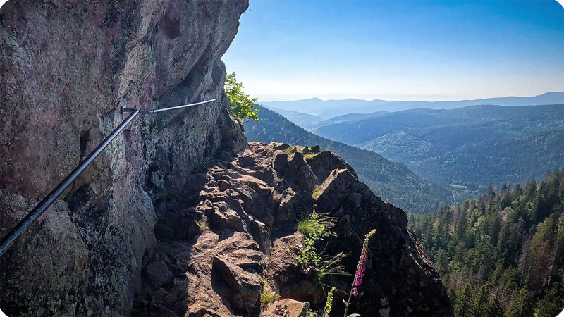 Wandern auf dem Felsenweg Sentier des Roches in den Vogesen | © Sunhikes Wandern auf dem Felsenweg Sentier des Roches in den Vogesen | © Sunhikes